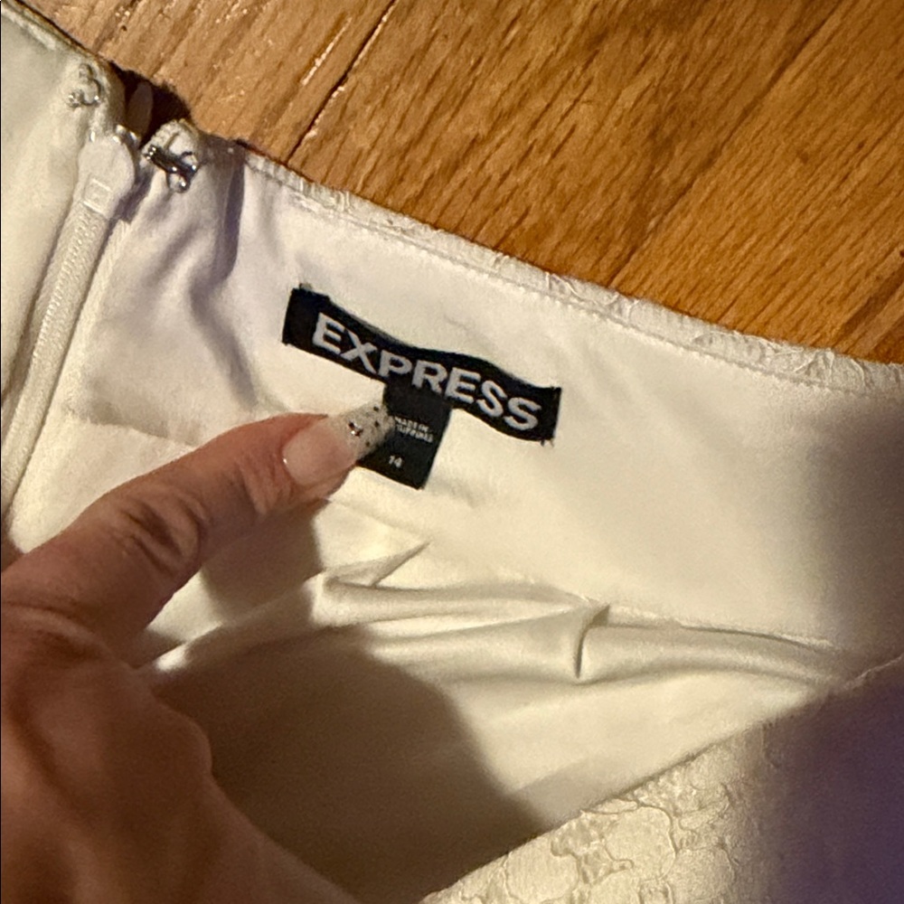 BNWOT Express Ivory Lace Scuba Skirt 14 - Picture 7 of 8